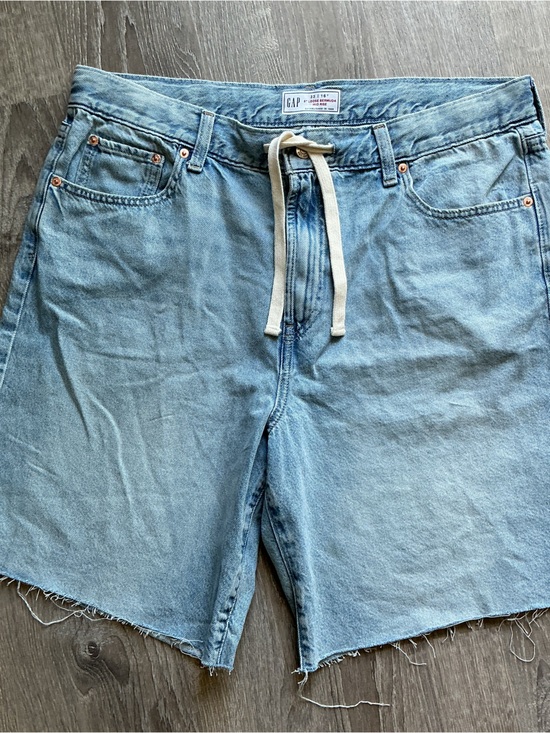 GAP Pants - NWT GAP Light Wash Denim Mid Thigh Drawstring Shorts